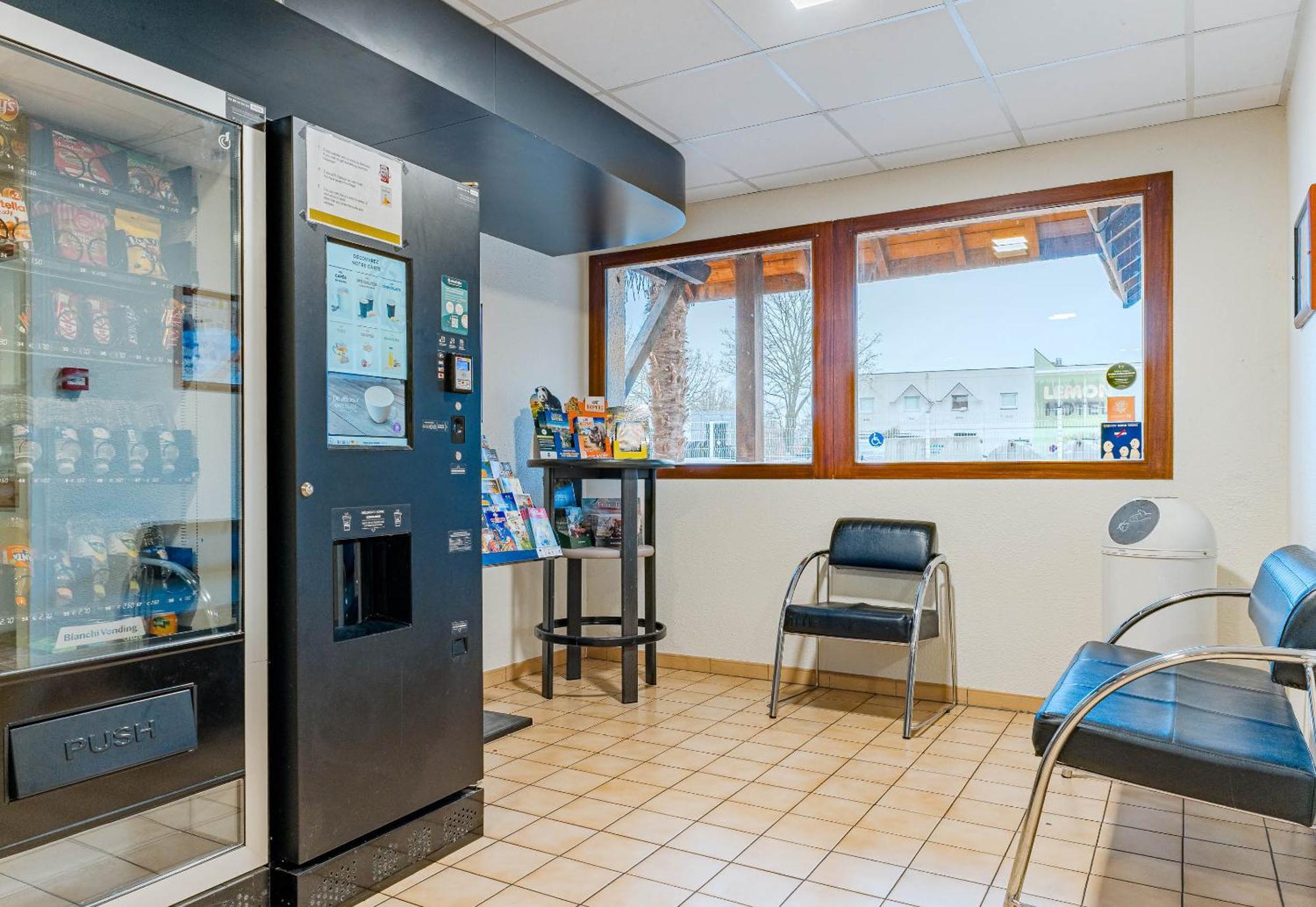 B&B Hotel Châtellerault Eksteriør billede